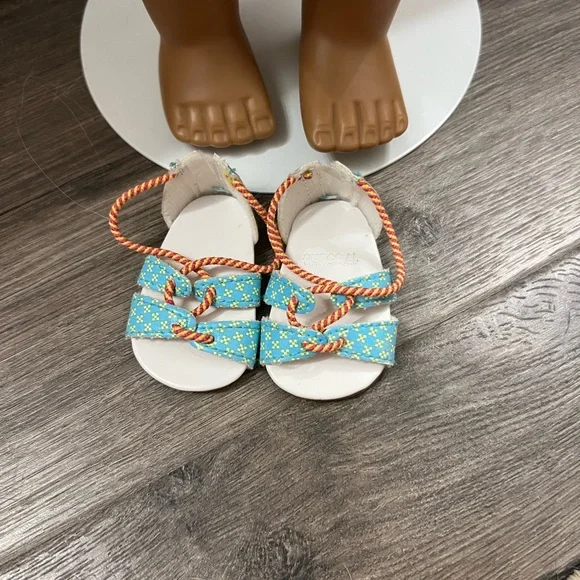 American Girl Doll Lea Clark - complete with book in box - Picture 2 of 7